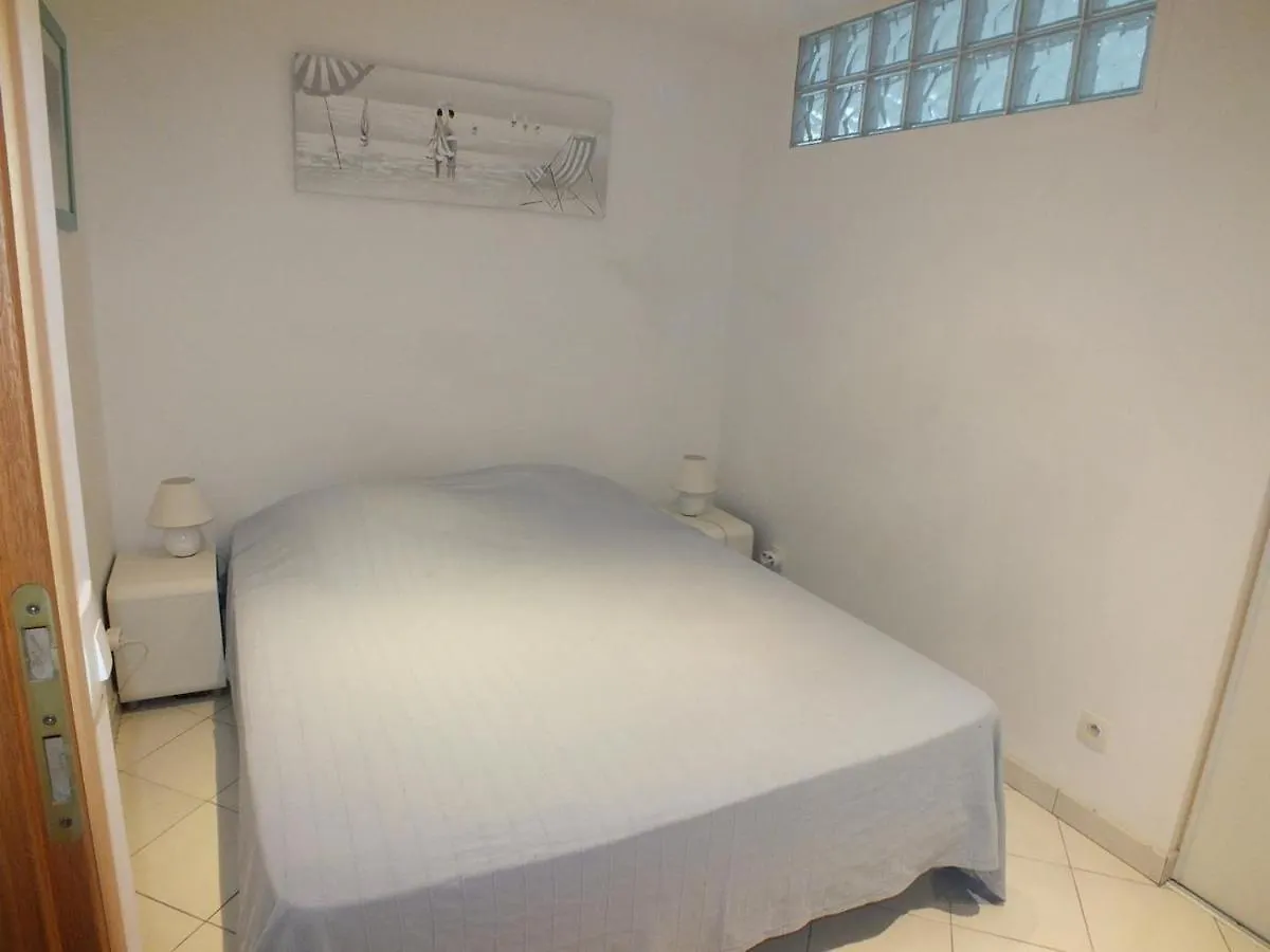 Apartamento Comodo De 3 Habitaciones Con Aire Acondicionado, Terraza Y Piscina En Roses - Es-204-16 0*,  Испания