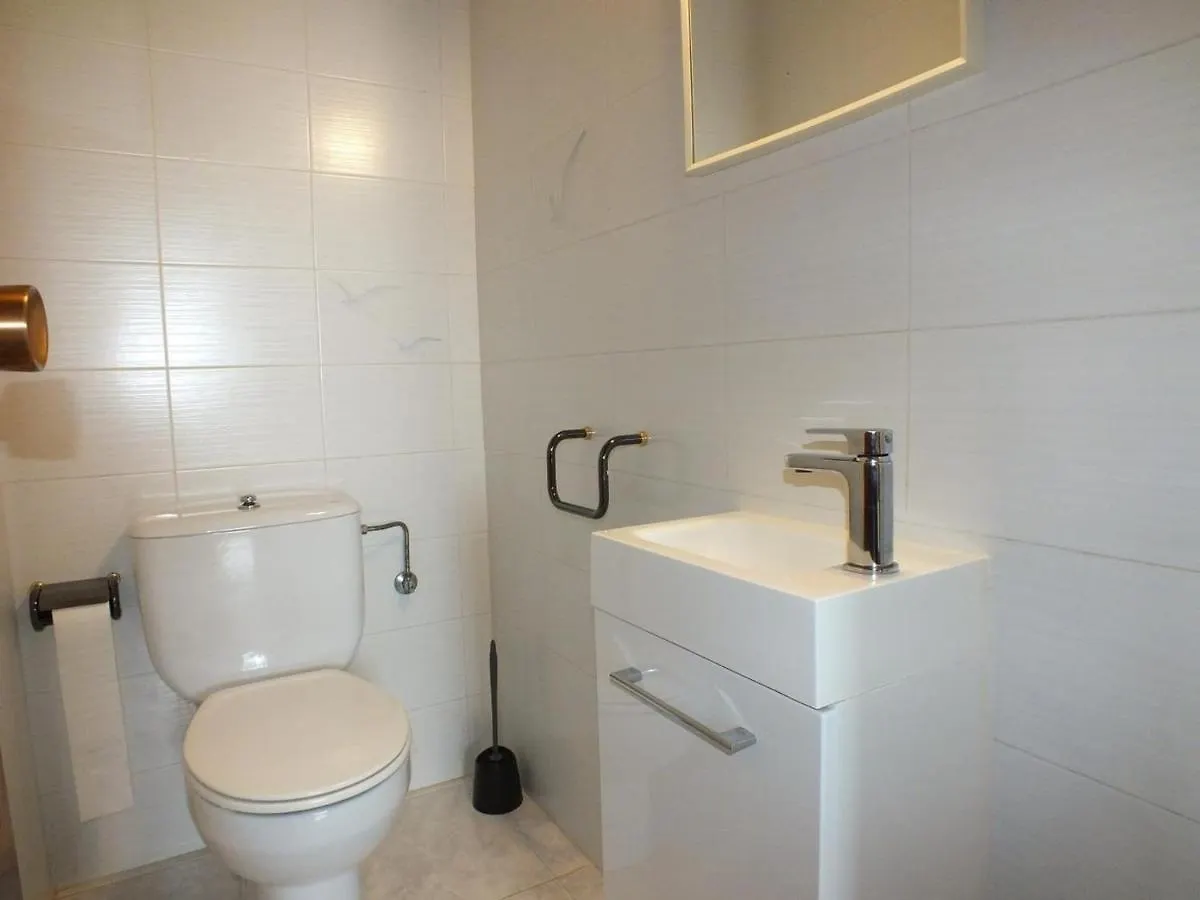 Apartamento Comodo De 3 Habitaciones Con Aire Acondicionado, Terraza Y Piscina En Roses - Es-204-16 Испания
